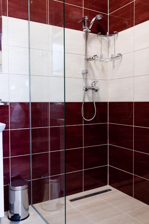 Marconi Guesthouse Hunedoara Luaran gambar