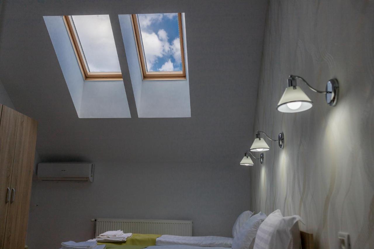 Marconi Guesthouse Hunedoara Luaran gambar