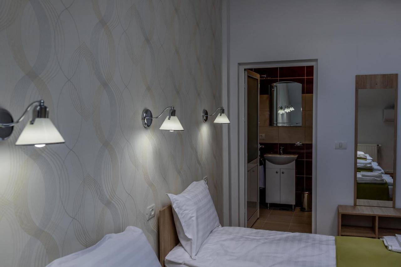 Marconi Guesthouse Hunedoara Luaran gambar