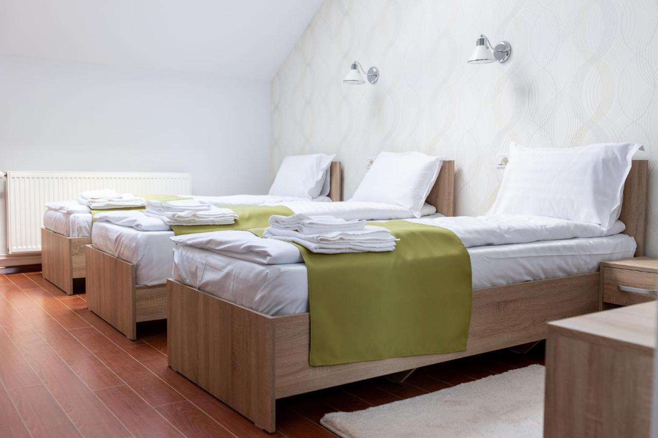 Marconi Guesthouse Hunedoara Luaran gambar