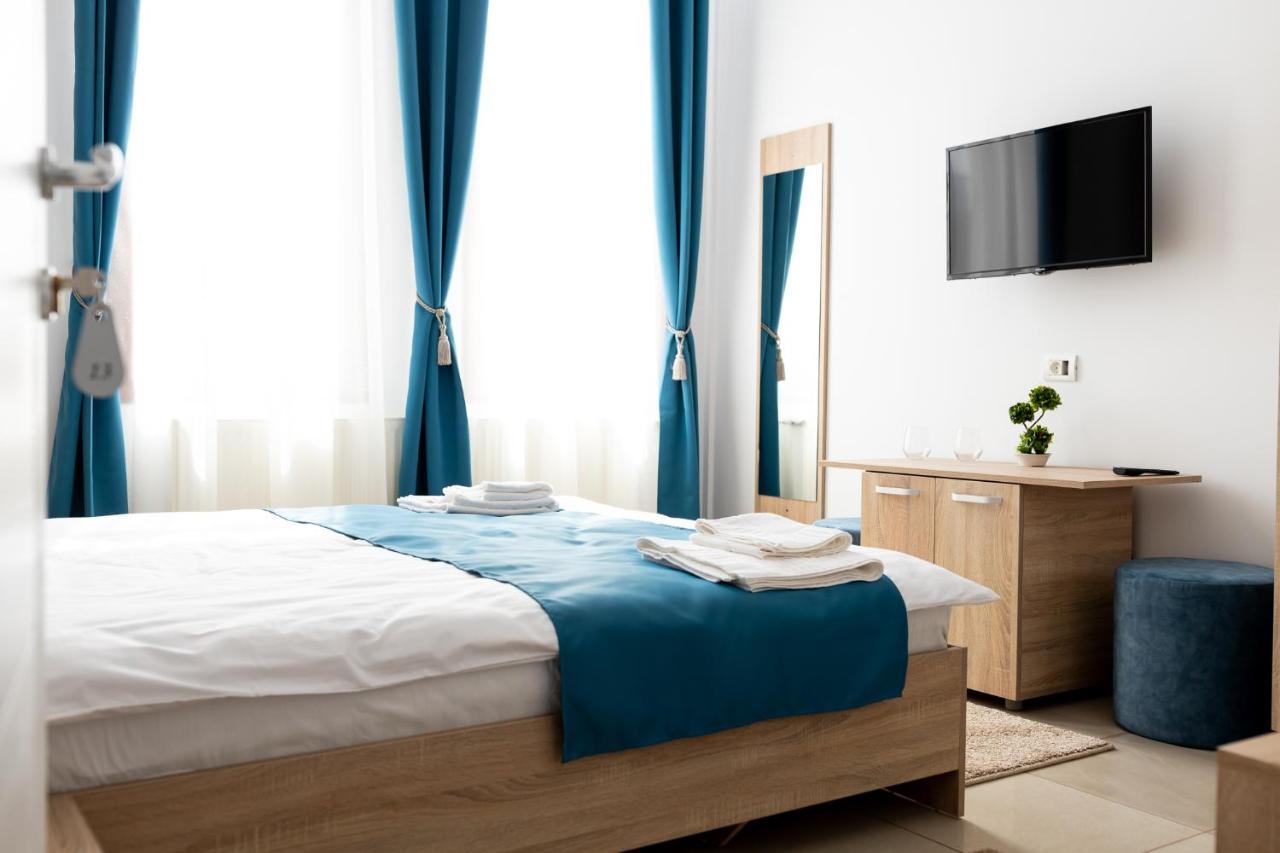 Marconi Guesthouse Hunedoara Luaran gambar