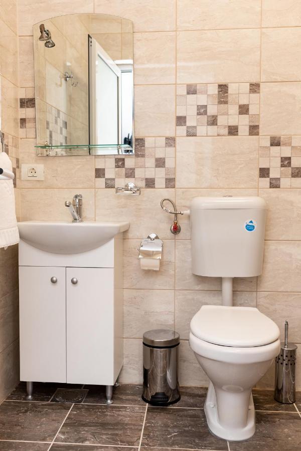 Marconi Guesthouse Hunedoara Luaran gambar
