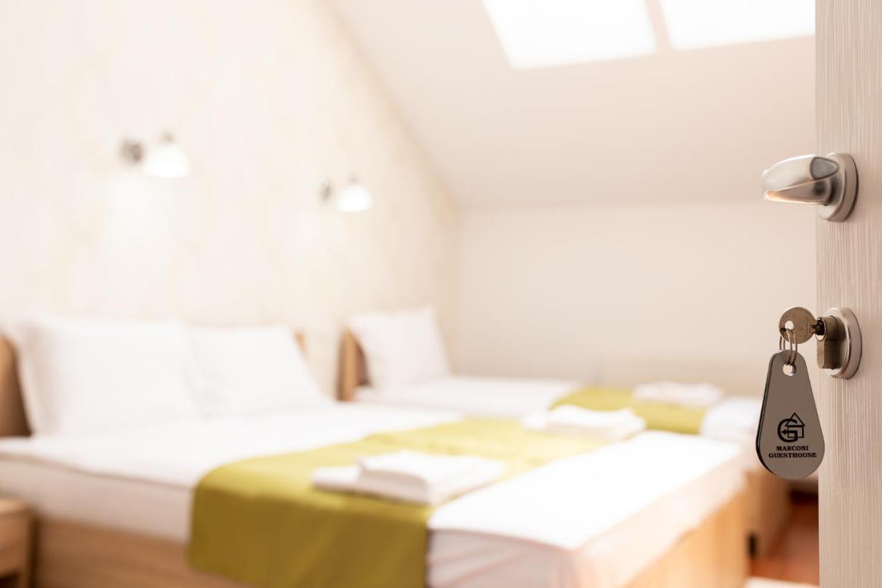 Marconi Guesthouse Hunedoara Luaran gambar