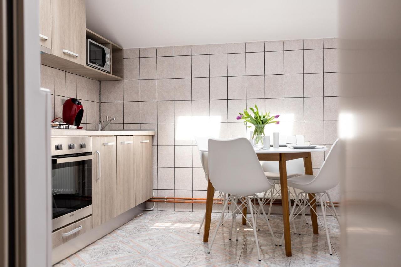 Marconi Guesthouse Hunedoara Luaran gambar